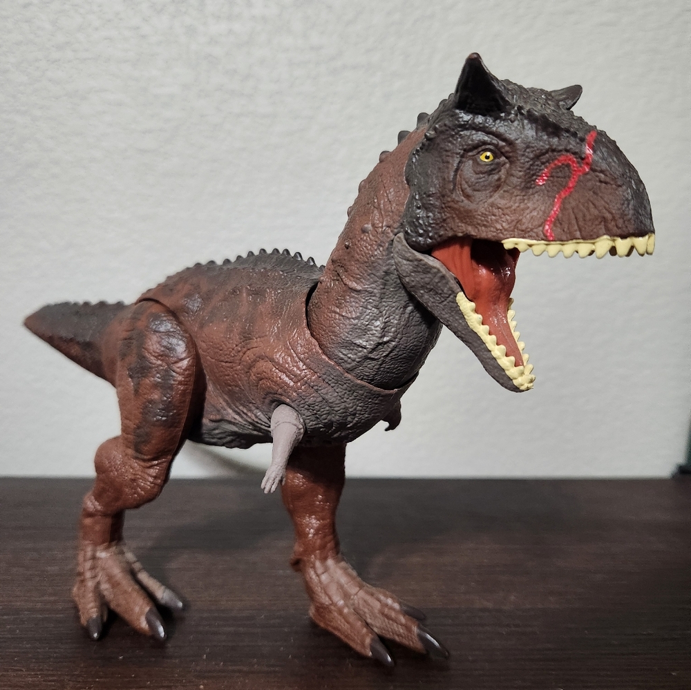 Jurassic World Camp Cretaceous Carnotaurus "Toro" Dinosaur